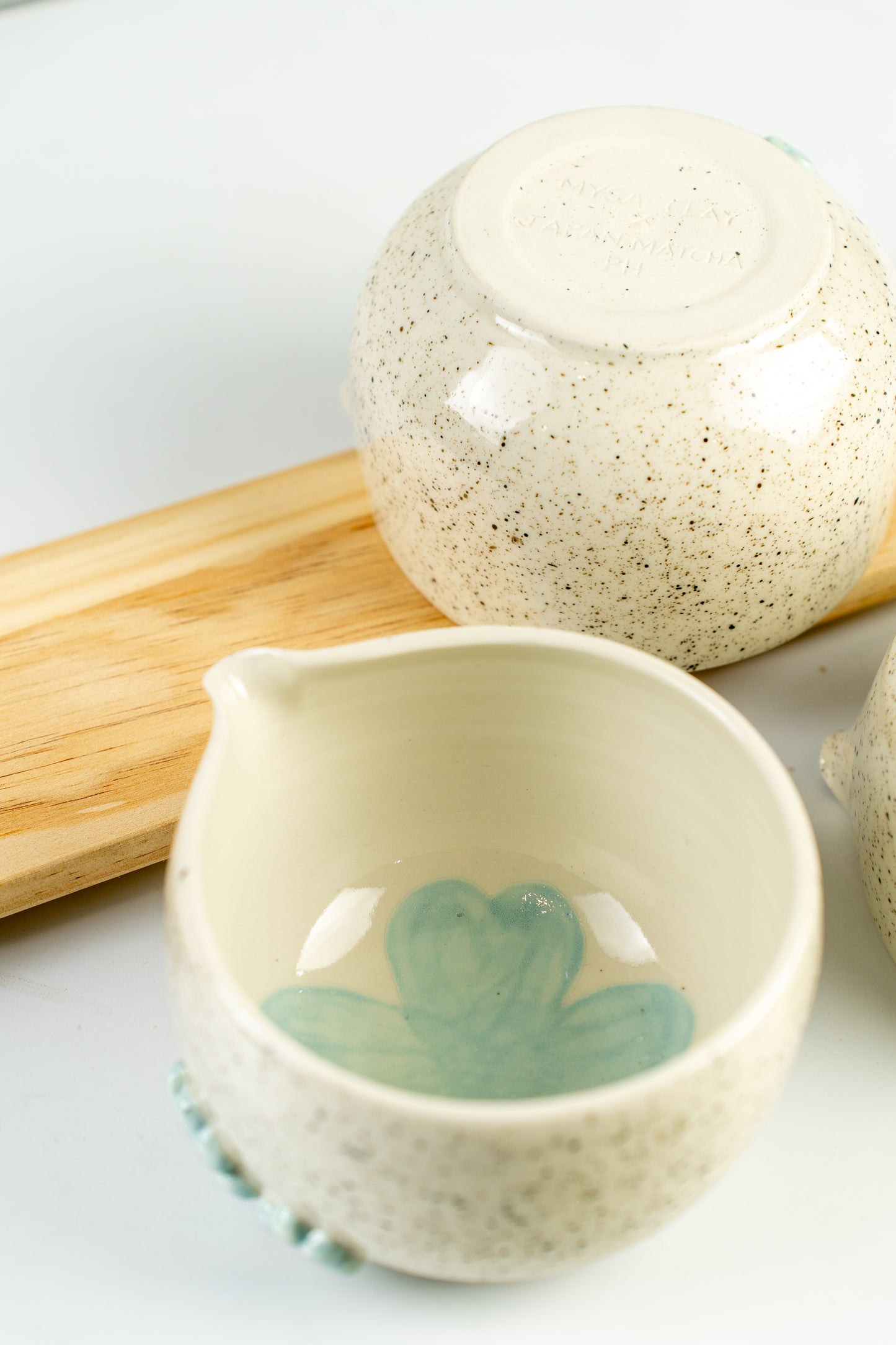 Kurōbā 'Clover' Chawan 茶碗 (matcha bowl) - handmade by Mysa Clay